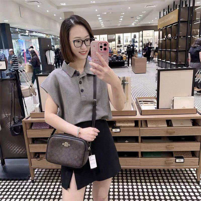 COACH 
HIGH QUALITY WITH BOX 
90 dhs🇦🇪🇦🇪

Zain295
♥️♥️♥️