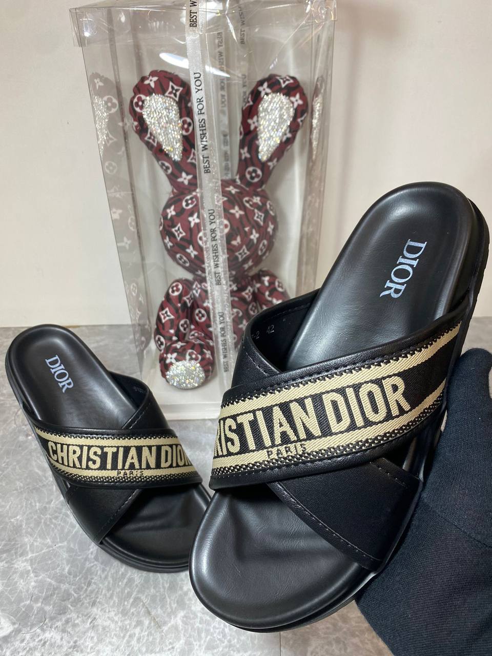 RAMADAN 
OFFER OFFER 🤩🤩
Dior Fendi  Gucci Slipper’s 
120 dhs🇦🇪

Zain242
♥️♥️♥️