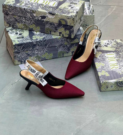Dior 
100 dhs💓
Size  36. To. 41

Zain80
♥️♥️♥️