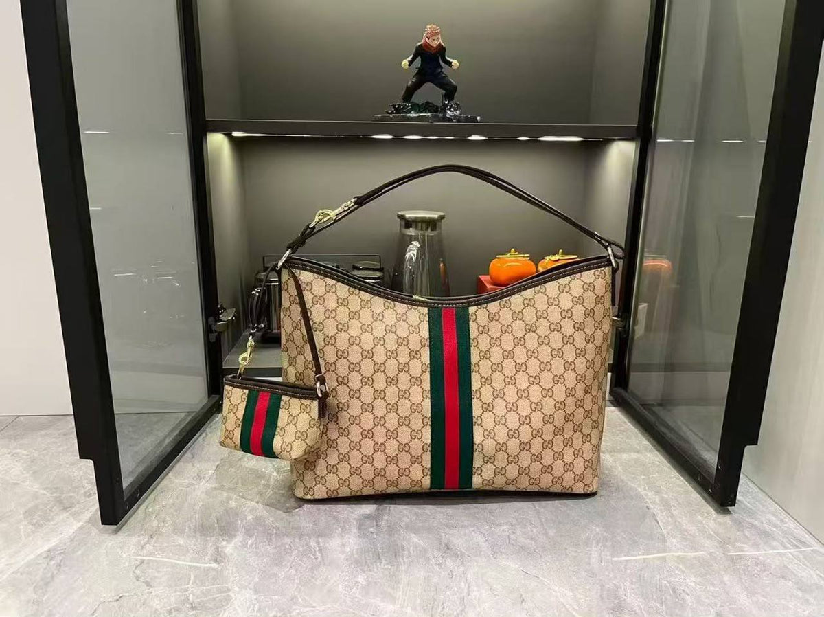 Gucci

39cm

290 dhs🇦🇪🇦🇪

Zain297
♥️♥️♥️