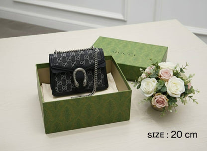 GUCCI ᴅɪᴏɴʏsᴜs 20
GG sᴜᴘʀᴇᴍᴇ ᴄᴀɴᴠᴀs
sɪʟᴠᴇʀ ʜᴀʀᴅᴡᴀʀᴇ
ᴡɪᴛʜ ʟᴏɴɢ ᴄʜᴀɪɴ ʙᴇʟᴛ sᴛʀᴀᴘ
sɪᴢᴇ: 20 cm
ᴡɪᴛʜ BOX
🎁🎁🎁

75 dhs🗽

Zain31
♥️♥️♥️