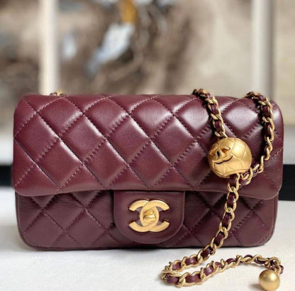 Chanel
With box 
🎁🎁🎁

95 dhs🪙💕

Zain50
♥️♥️♥️