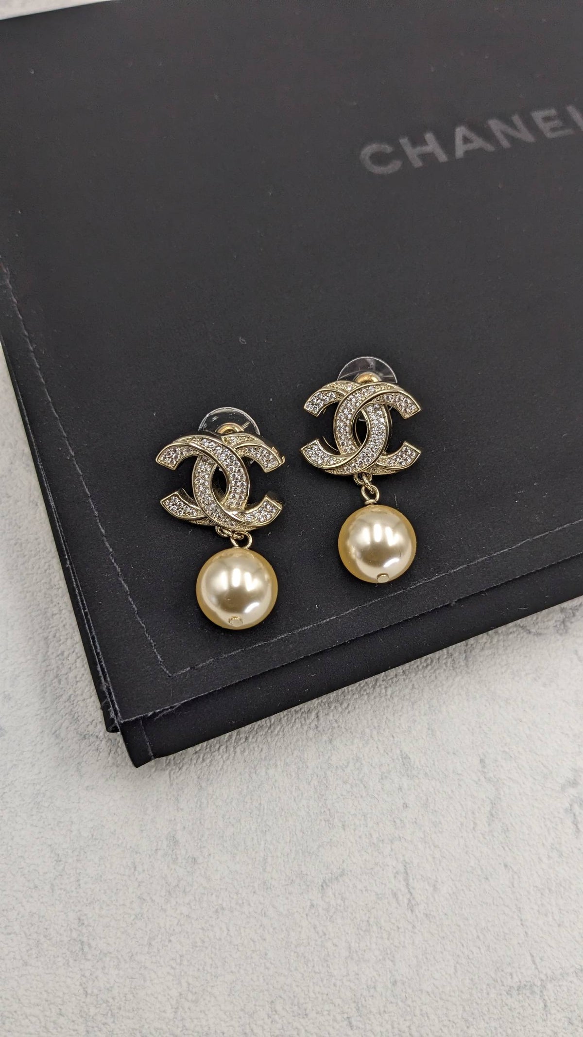 Chanel

Master Quality
Earrings

80 dhs🇦🇪🇦🇪 
With Normal Box🎁


100 dhs🇦🇪🇦🇪🇦🇪
with Master Box 🎁

Zain210
♥️♥️♥️
