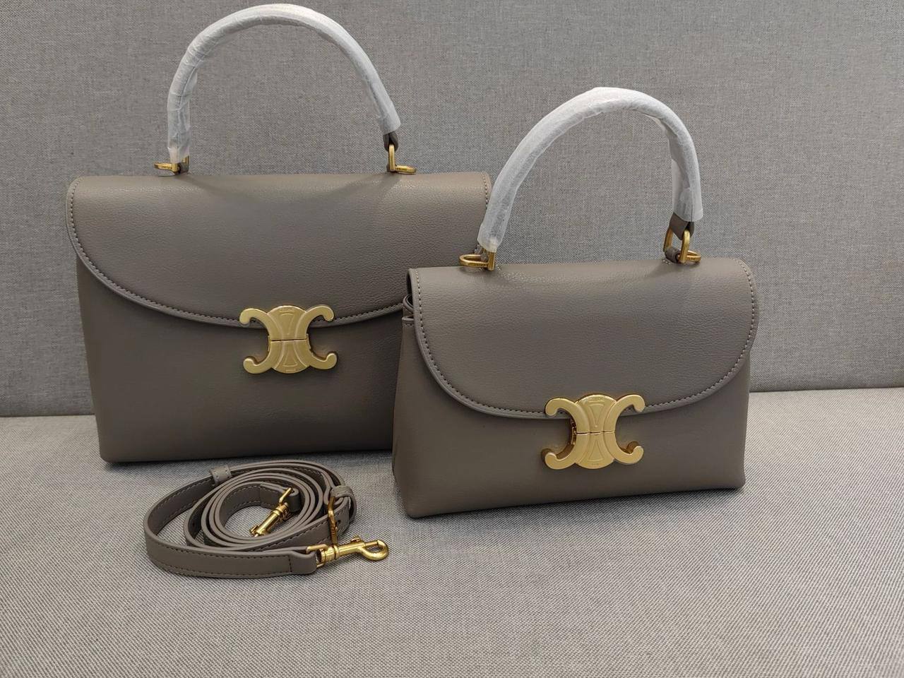 Celine 
Master

20cm 260 dhs🪙🌨️
27cm 280 dhs🪙🌨️

Zain228
♥️♥️♥️