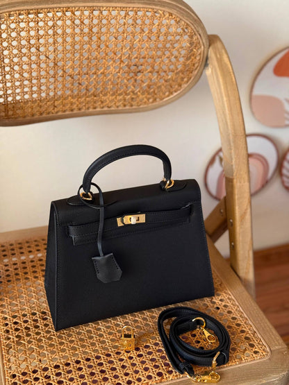 HERMES
25cm
390 dhs🇦🇪🇦🇪
*MASTER QUALITY*
With box🎁

Zain167
♥️♥️♥️