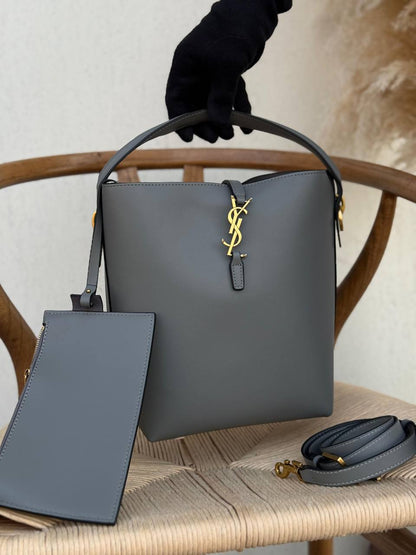 YSL

14cm
330 dhs🪙🌨️

16cm
350 dhs🪙🌨️

20cm
370 dhs🪙🌨️

Top quality 
With box🎁

Zain167
♥️♥️♥️