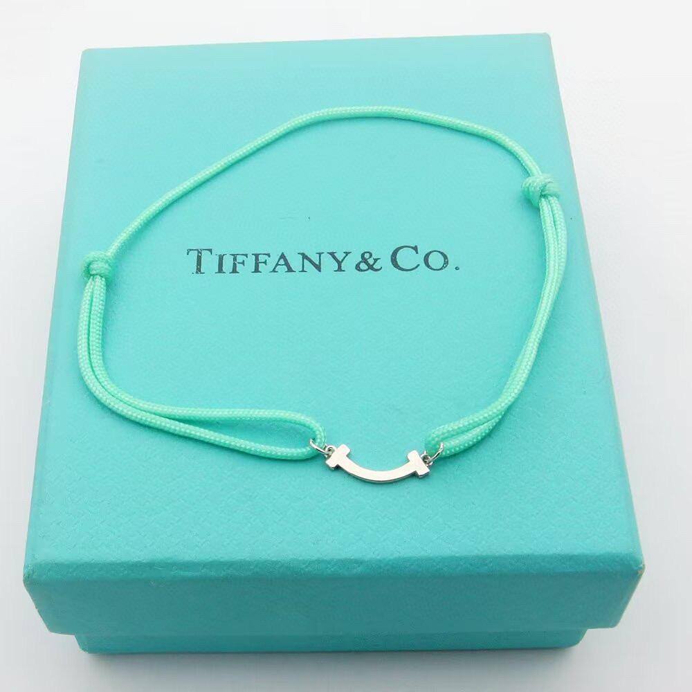 TIFFANY ROPE
BRACELET 
MASTER✨💫
30 DHS✅
WITH BOX AND PAPER BAG🎁🛍️

Zain89
♥️♥️♥️