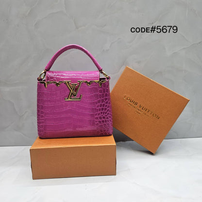LV
ᴄᴀᴘᴜᴄɪɴᴇs ᴄʀᴏᴄᴏᴅɪʟᴇ
ɢʟᴏssʏ ʟᴇᴀᴛʜᴇʀ ᴍᴀᴛᴇʀɪᴀʟ
ɢᴏʟᴅ ʜᴀʀᴅᴡᴀʀᴇ
sɪᴢᴇ : 20cm
ᴡɪᴛʜ BOX

75 dhs🇦🇪🇦🇪

Zain31
♥️♥️♥️