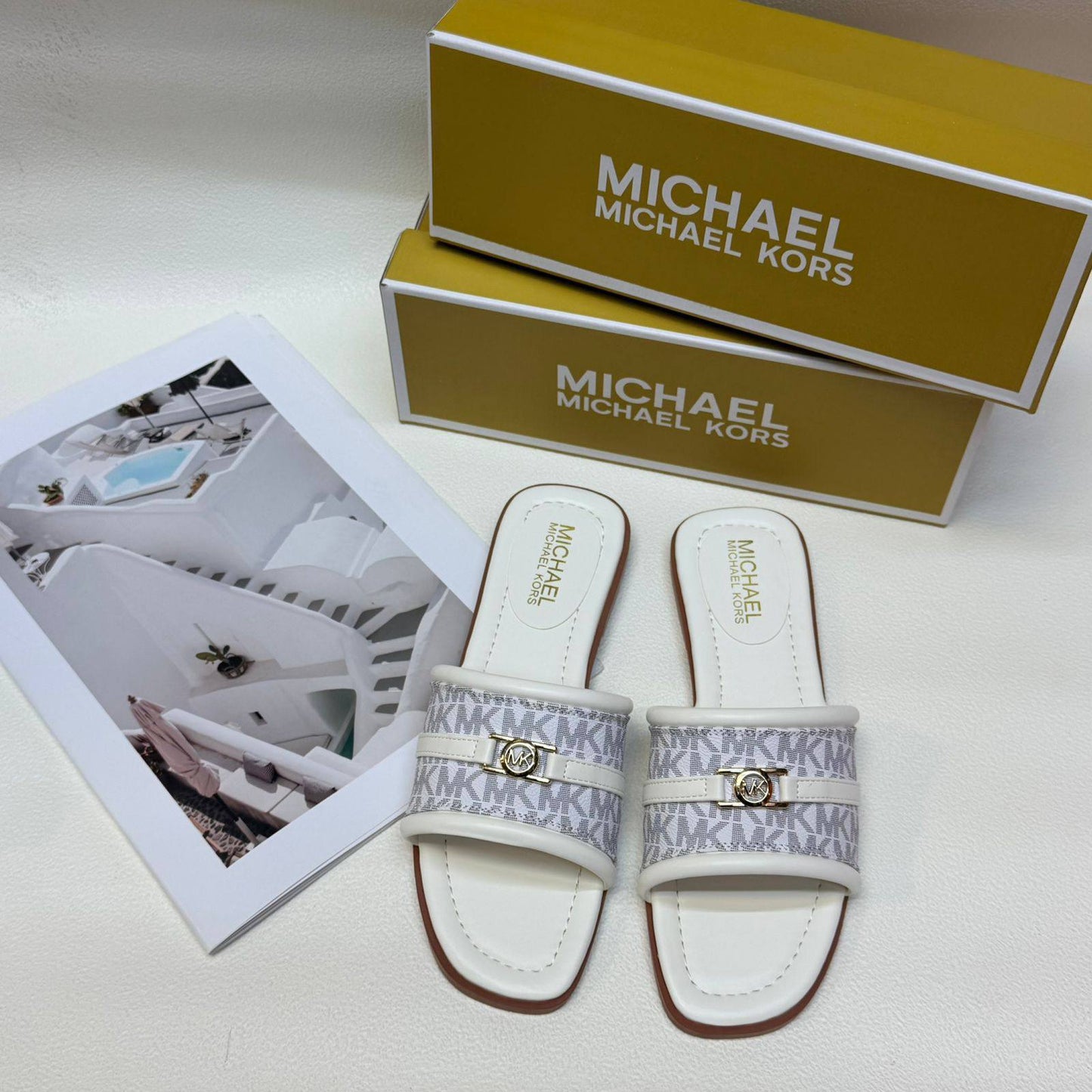 MK
Size 36to41
75 dhs💓

Zain236
♥️♥️♥️