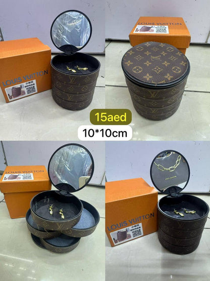 🎉 Big Offer🎊
💍⌚️ Jewelry / Watch box
High quality +🎁
size : 10 ~ 32 * 8 cm
Small 35 dhs💓
Big 45 dhs💓
Zain115
♥️♥️♥️