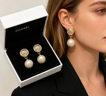 Chanel Earrings* ☘️
Master Quality 

*45* AED normal box 📦

Zain48
♥️♥️♥️