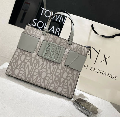 ARMANI 
COPY ONE 
145 dhs✅

Zain295
♥️♥️♥️