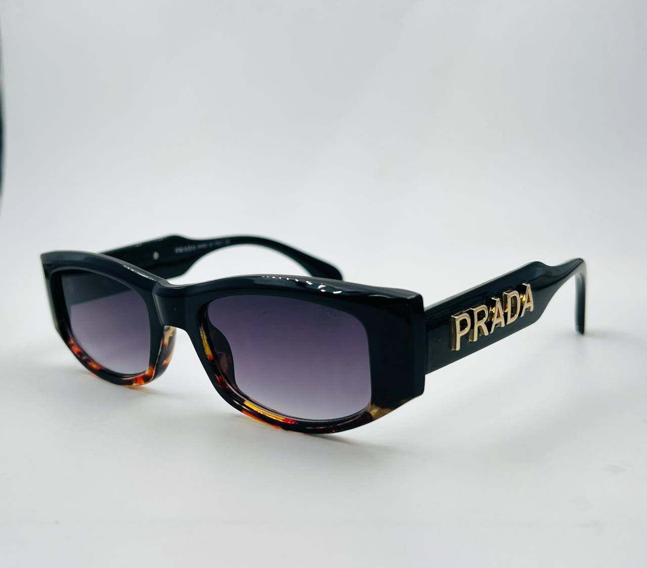 Prada 💥*
Sunglasses 🕶️ 
good quality 💯
With master box 🗃️ 
50 dhs🇦🇪

Zain273
♥️♥️♥️