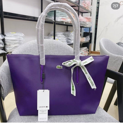 Lacoste
size 45 cm 
55 dhs❣️

Zain12
♥️♥️♥️