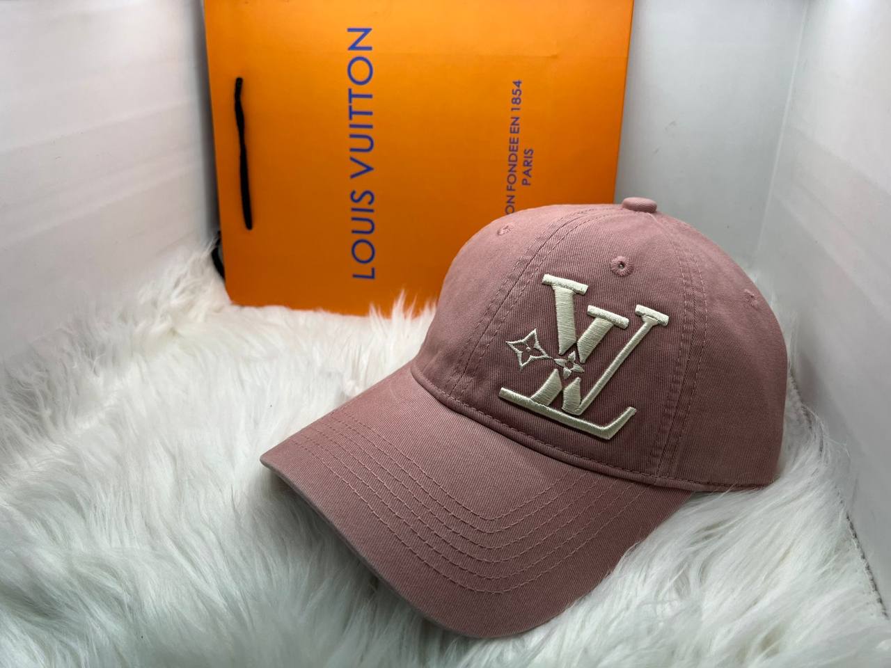 Caps
55 dhs✅
high quality

Zain182
♥️♥️♥️