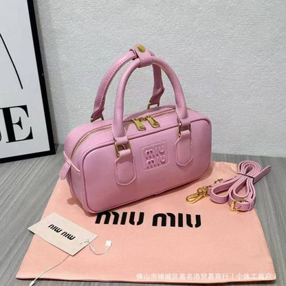 MIUMIU

Best quality 

with box

105 dhs🇦🇪🇦🇪

size 22CM

Zain290
♥️♥️♥️