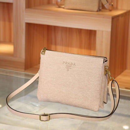 Prada

110 dhs✅

Withbox
🎁🎁🎁

Zain143
♥️♥️♥️