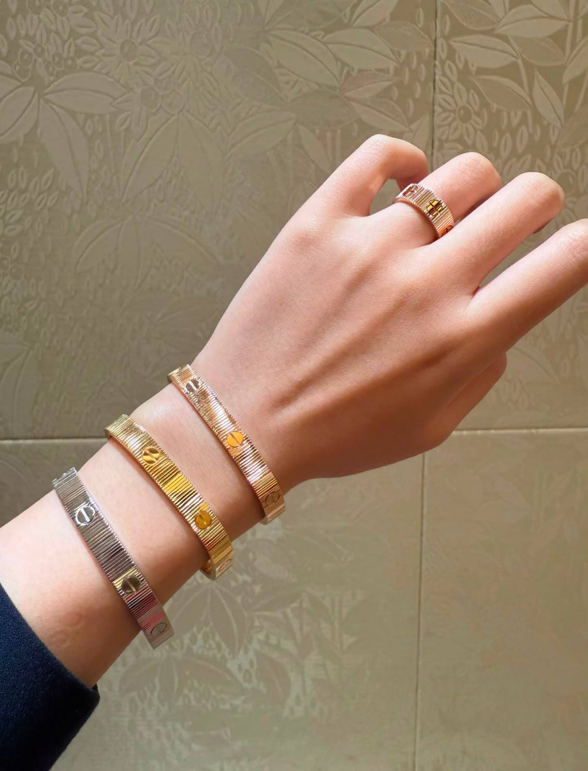 Cartier
Bracelets💫
Master
With normal box 🎁
120 dhs🇦🇪🇦🇪


With master box🎁
175 dhs🇦🇪🇦🇪🇦🇪


Zain263
♥️♥️♥️