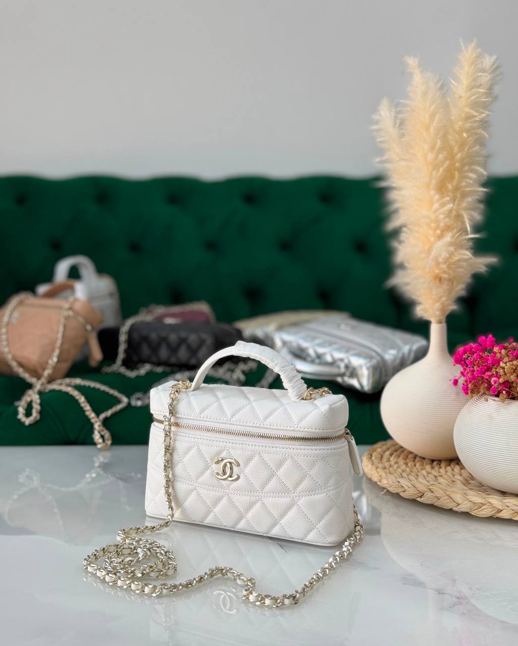 Chanel  ✨💥
Available original box 📦 
With full packing 🎀🎀
Super high quality 💥💥
For Price 👇 WhatsApp✅
0568585901 
0507557372
0552275751 Owner Zain 👌

Zain283
♥️♥️♥️