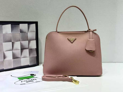 PRADA 
HIGH QUALITY 
120 dhs✅

Zain295
♥️♥️♥️