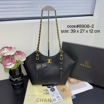 CHANEL ᴍᴀxɪ ᴛᴏᴛᴇʙᴀɢ
ɪɴ ɢᴏʟᴅ ᴄʜᴀɪɴ ʙᴇʟᴛ sᴛʀᴀᴘ
ʜᴀʀᴅ ʟᴇᴀᴛʜᴇʀ ᴍᴀᴛᴇʀɪᴀʟ
sɪᴢᴇ : 39 cm
NO BOX

80 dhs🗽

Zain31