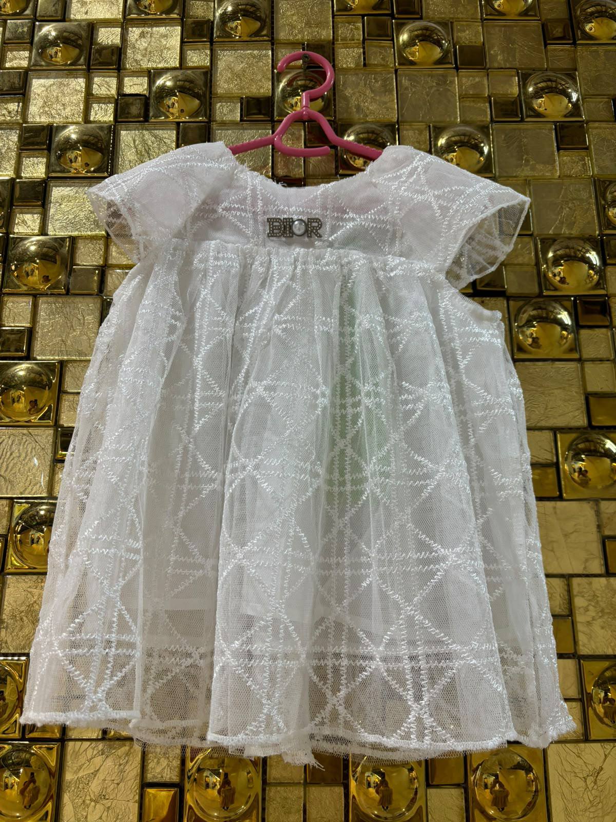 Dior

3m-6m，6m-9m，9m-12m，12m-18m，18m-24m，

100 dhs

Zain151
♥️♥️♥️