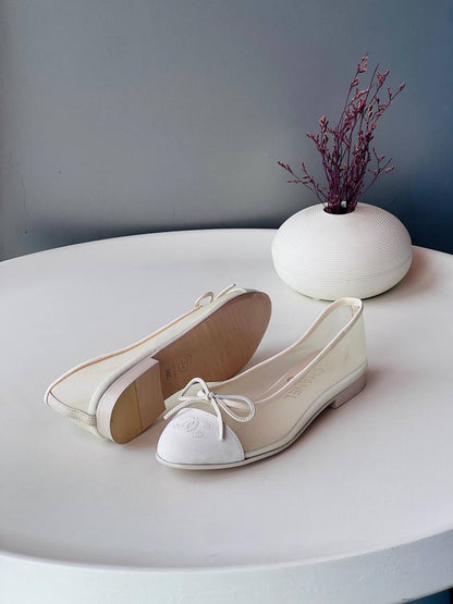 Chanel 🧶
Size 36-41
_Super master high quality_🪡
450 dhs✅

Zain176
♥️♥️♥️