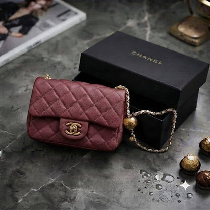 CHANEL Classsic
Flap Cross/shoulder bag
With Ball press adjustable
Chain belt strap
Size : 18 cm
With BOX 

100 dhs🇦🇪🇦🇪

Zain239
♥️♥️♥️