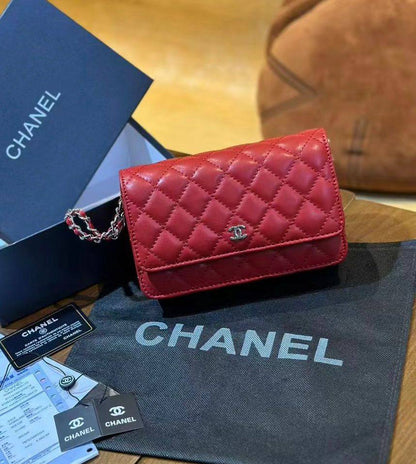 CHANEL

 NEW CAME 

GOOD QUALITY 

WITH BOX 

90 DHS🇦🇪🇦🇪🇦🇪

Zain295
♥️♥️♥️