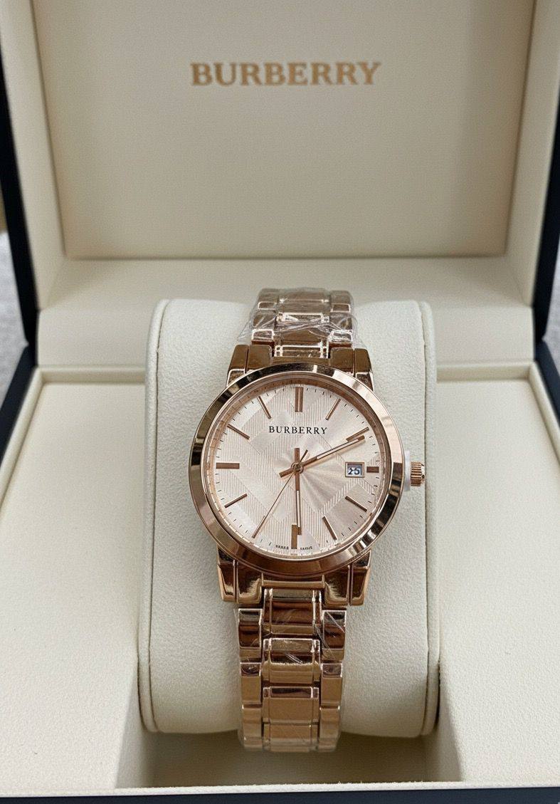 BURBERRY LADIES 
GOOD QUALITY 💯
60 dhs🪙💕

Zain133
♥️♥️♥️