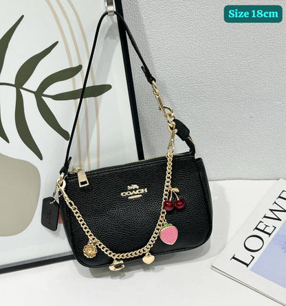 Coach
Good quality
 with box 
95 dhs🇦🇪🇦🇪

Zain186
♥️♥️♥️