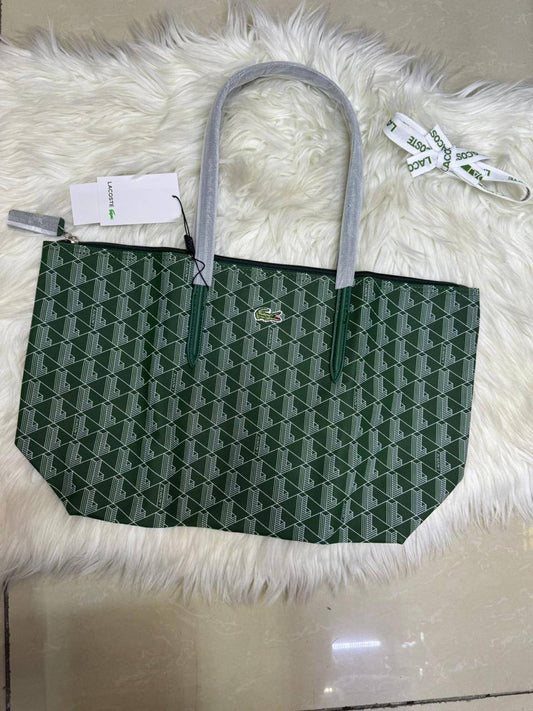 💖  LACOSTE 🐊 new Tote
1⃣️ First Quality 
Size: 45 * 27 cm
55 dhs✅

Zain115
♥️♥️♥️