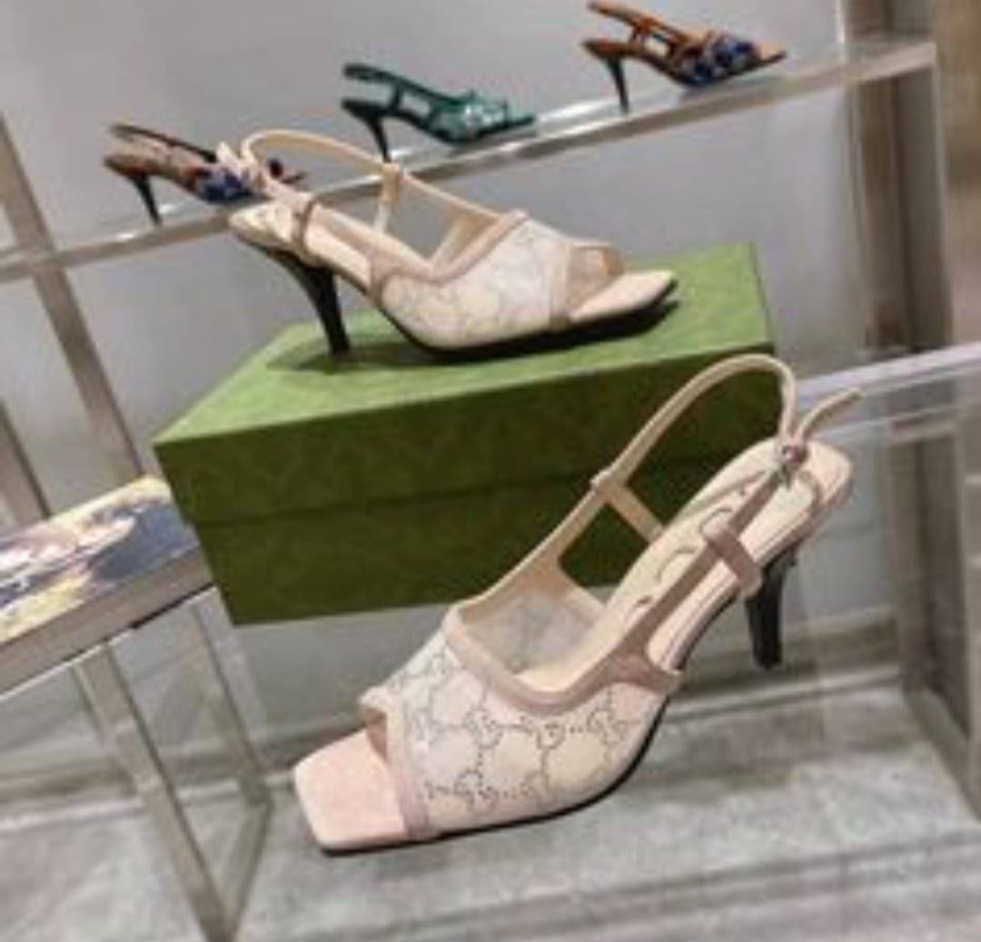 Gucci
Size 36-42 
120 dhs✅

Zain182
♥️♥️♥️