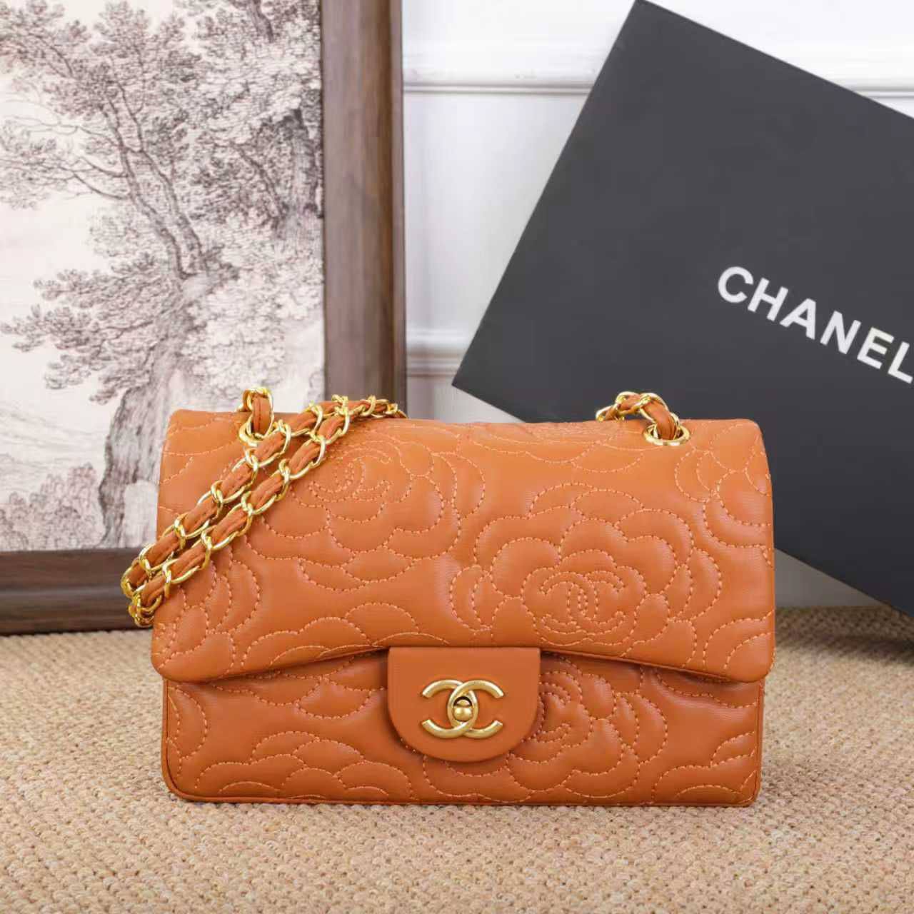 CHANEL

 NEW CAME GOOD QUALITY 
WITH BOX 
🎁🎁🎁

110 dhs💓

Zain39
♥️♥️♥️