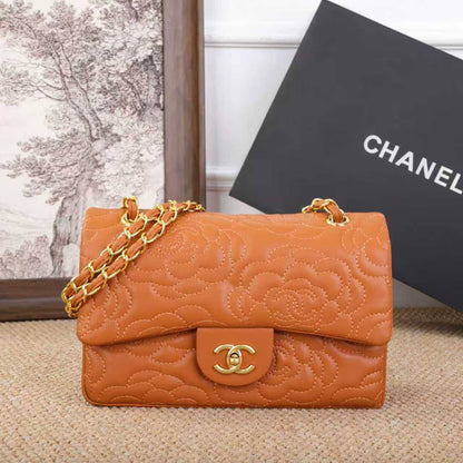 CHANEL

 NEW CAME GOOD QUALITY 
WITH BOX 
🎁🎁🎁

110 dhs💓

Zain39
♥️♥️♥️