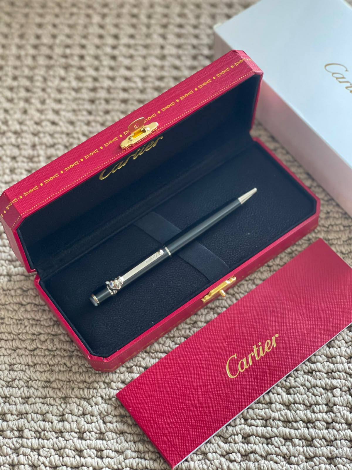 CARTIER
Pen
*New Collection*
*Master Quality*
190 dhs✅

Zain179
♥️♥️♥️