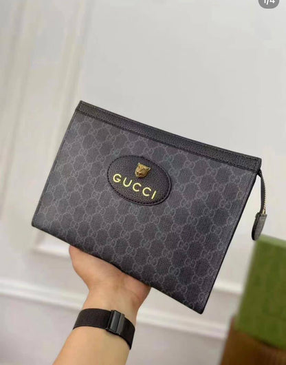 LV handbag, 
good quality, 
comes 
with box, 
🎁🎁🎁

size...27*21 cm 
65 dhs❣️

Zain12
♥️♥️♥️