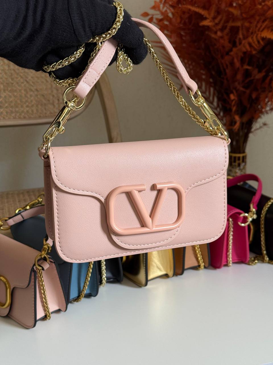 New Collection✨✨✨
VALENTINO
20cm
350 dhs🪙💚
Top quality 
With box🎁

Zain167
💚💚💚