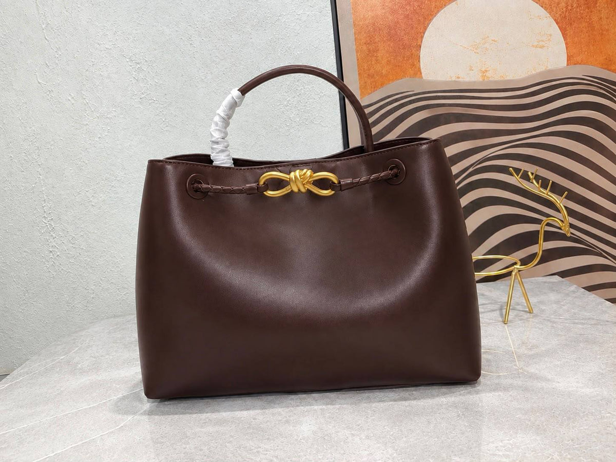 BOTTEGA

 COPY ONE 
RESTOCK 
155 dhs🇦🇪🇦🇪

Zain39
Zain295
Zain17
♥️♥️♥️