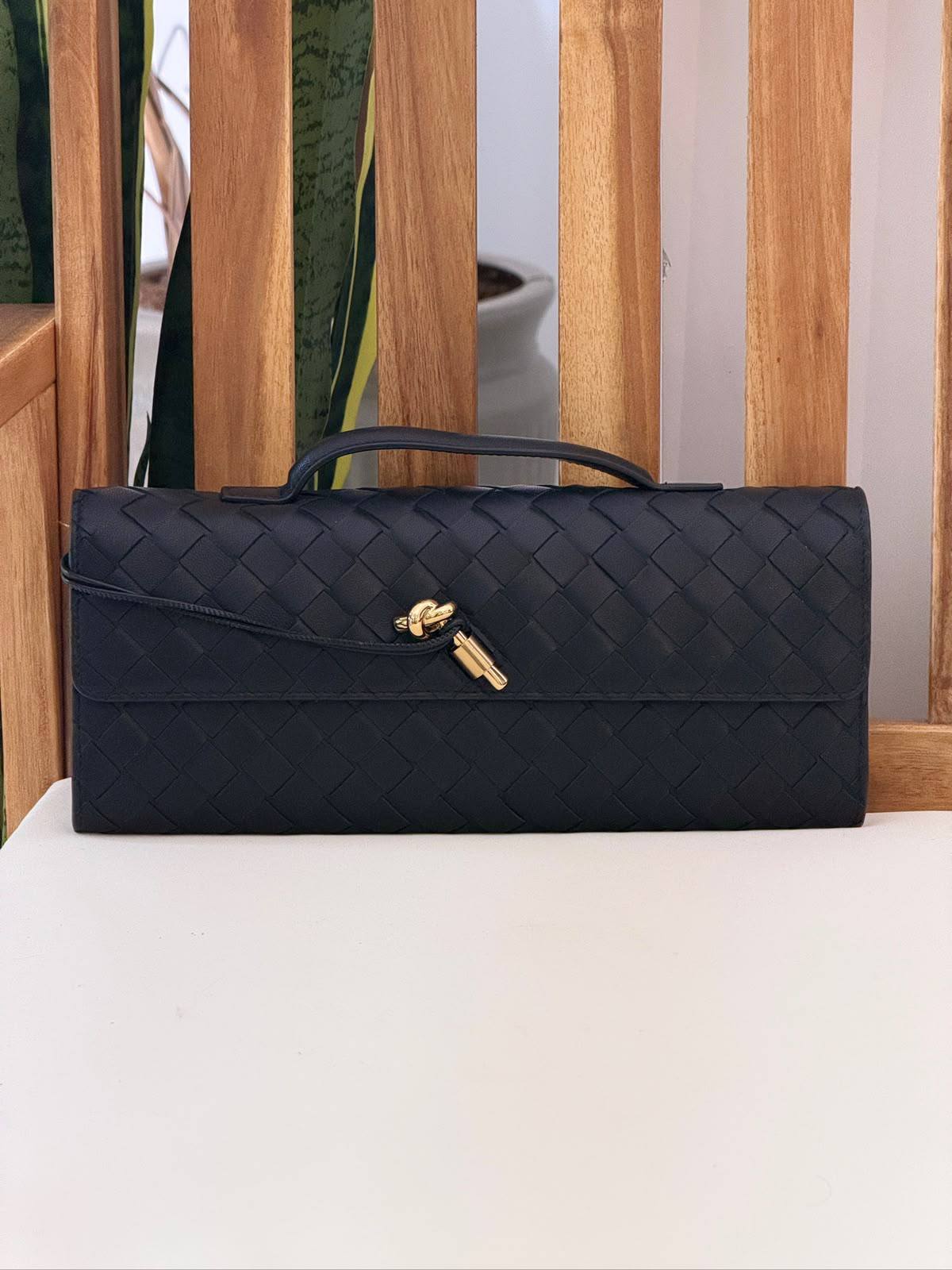 BOTTEGA VENETA 💫
VIP Quality ⚡️
Original Packing 🎁
Size 31CM📏
For Price 👇 WhatsApp✅
0568585901 
0507557372
0552275751 Owner Zain 👌

Zain321
♥️♥️♥️