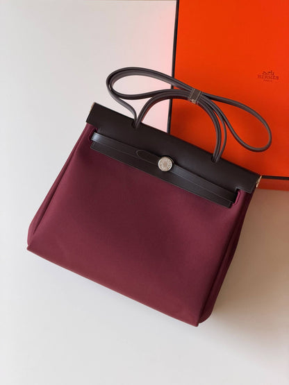 Hermes
Super AAA + Quality 💯

 With original packing🎁🎁
 SIZE:36and42
 Available now 

630 dhs🇦🇪🇦🇪

Zain52
♥️♥️♥️
