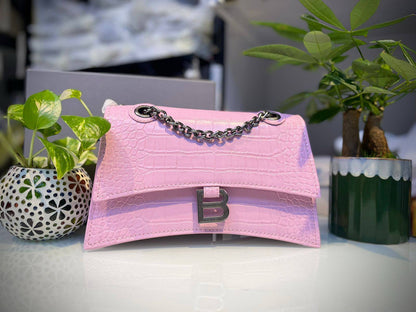 BALENCIAGA 

90 dhs🗽

with box
🎁🎁🎁

Zain90
♥️♥️♥️