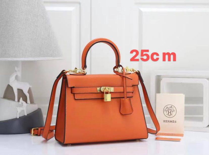 Mix Bag 
Good quality
Hermes
Dior

95 dhs🇦🇪🇦🇪

With box 📦 

Zain70 
♥️♥️♥️