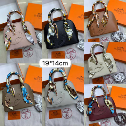Hermes Bolide 

1⃣️ First quality +🎁

Size: 19 * 14 cm

Withbox
85 dhs🇦🇪🇦🇪

Zain115
♥️♥️♥️