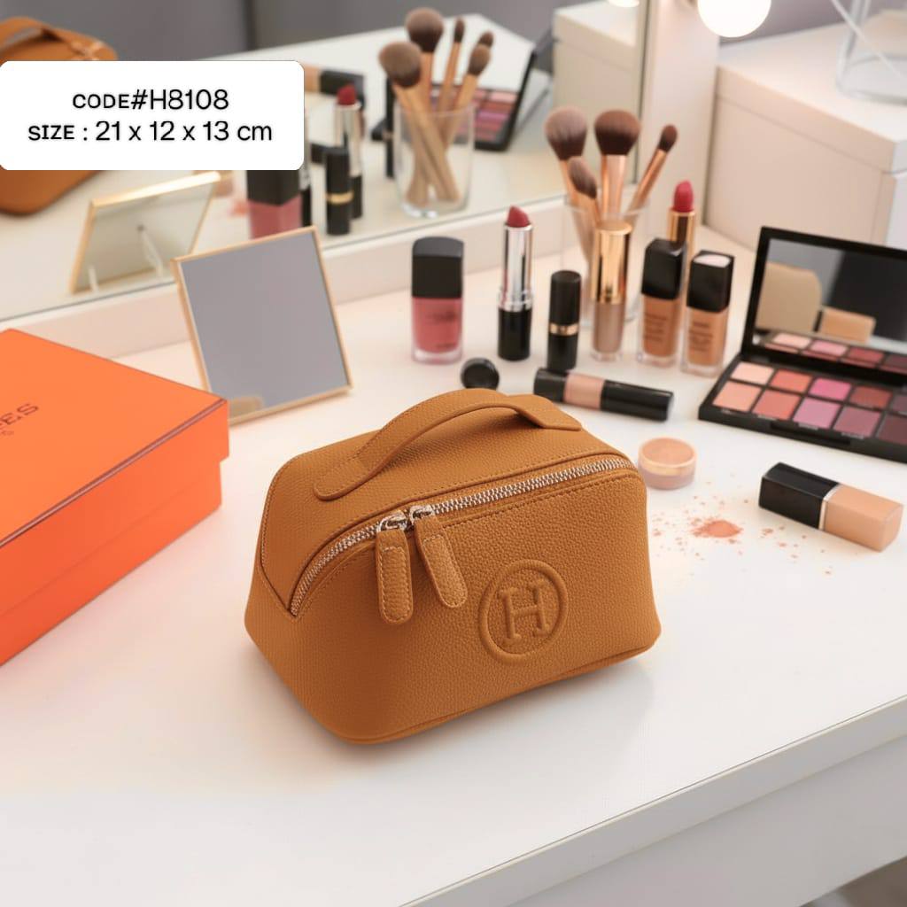 HERMES ᴍᴀᴋᴇ ᴜᴘ ʙᴀɢ
ᴍᴀᴛᴛᴇ ʟᴇᴀᴛʜᴇʀ ᴍᴀᴛᴇʀɪᴀʟ
ᴡɪᴛʜ ʟᴏɴɢ ʙᴇʟᴛ sᴛʀᴀᴘ
sɪʟᴠᴇʀ ʜᴀʀᴅᴡᴀʀᴇ
sɪᴢᴇ: 21 cm
ᴡɪᴛʜ BOX

75 dhs✅

Zain31
❣️❣️❣️