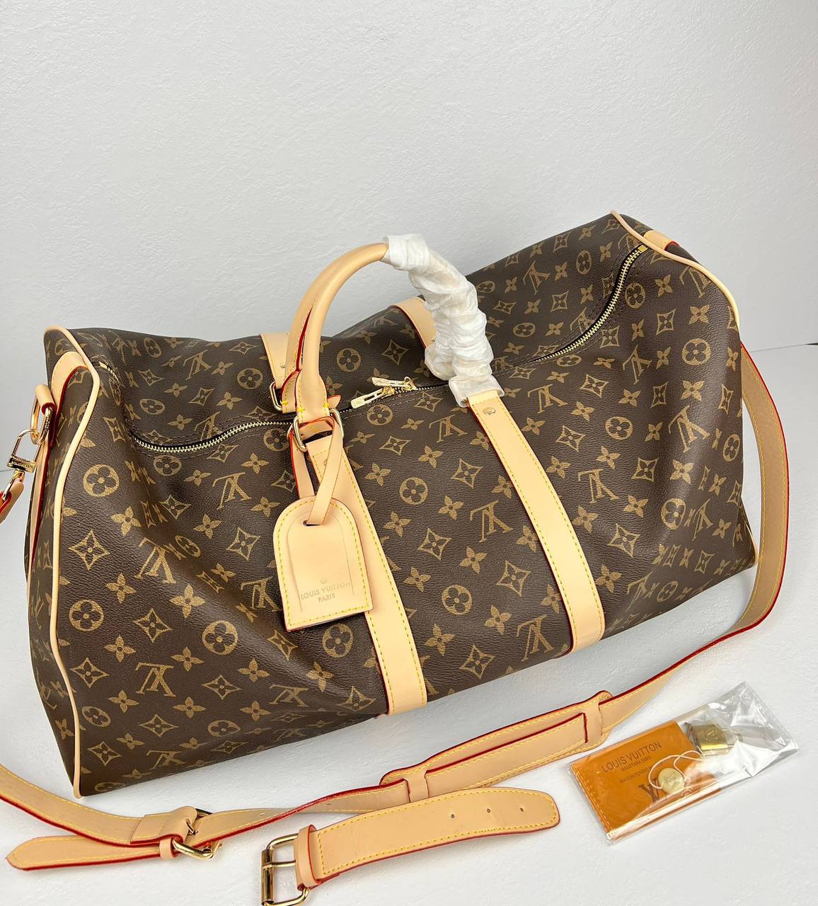 LV 
Travel Bags
140 dhs✅ Glossy
130 dhs✅ Normal

Zain137
♥️♥️♥️