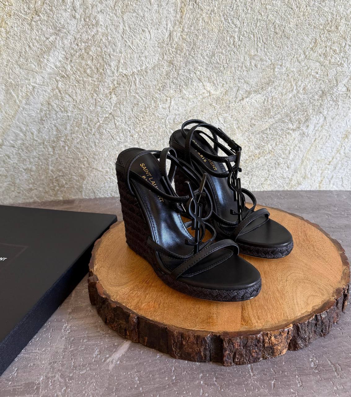 YSL😍
SuperMaster Quality 💯
550 dhs✅
Size: 36-41💥

Zain171
♥️♥️♥️