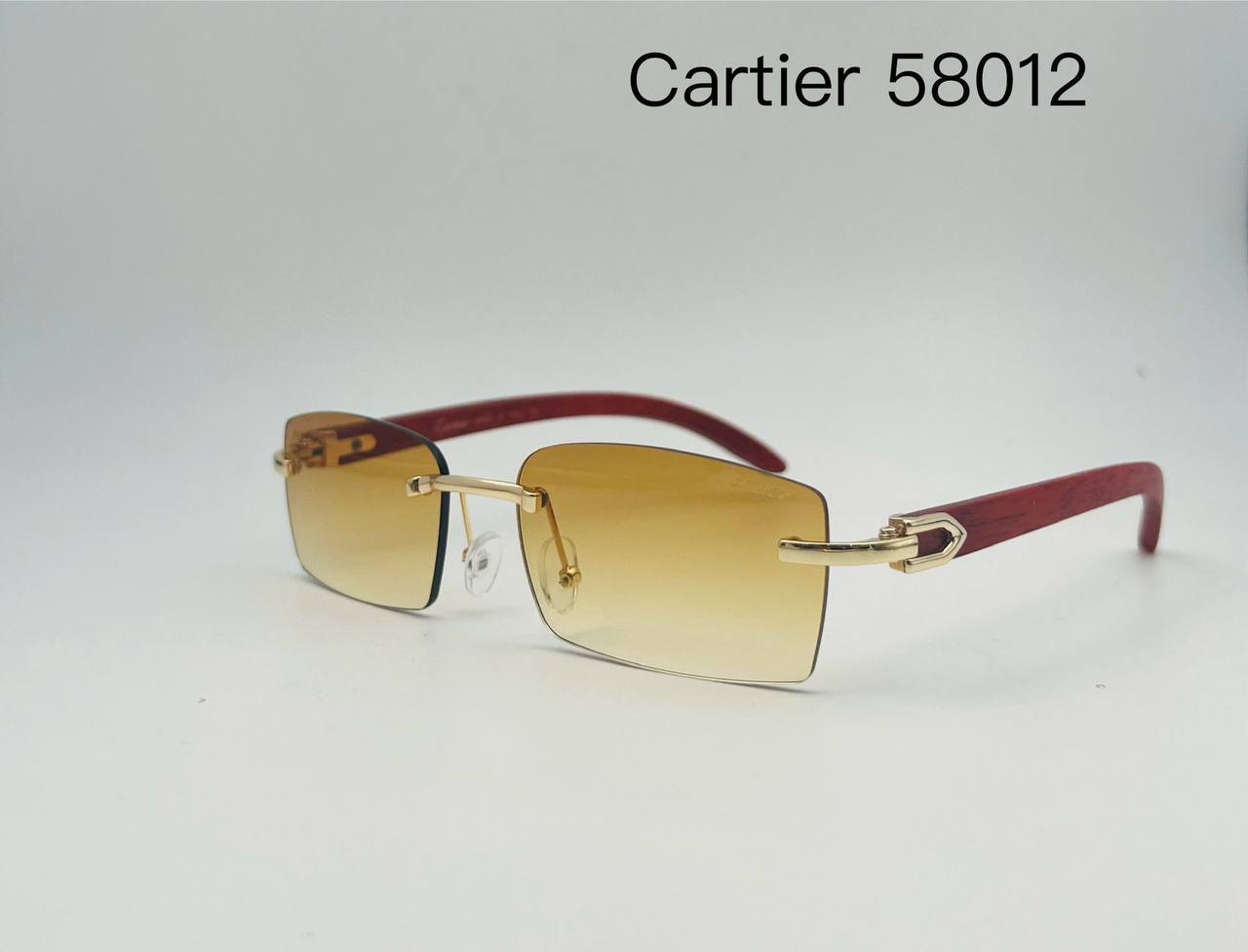 Cartier 💥
good quality 💯 
With master  Box 🗃️ 
50 dhs💓

Zain273
♥️♥️♥️