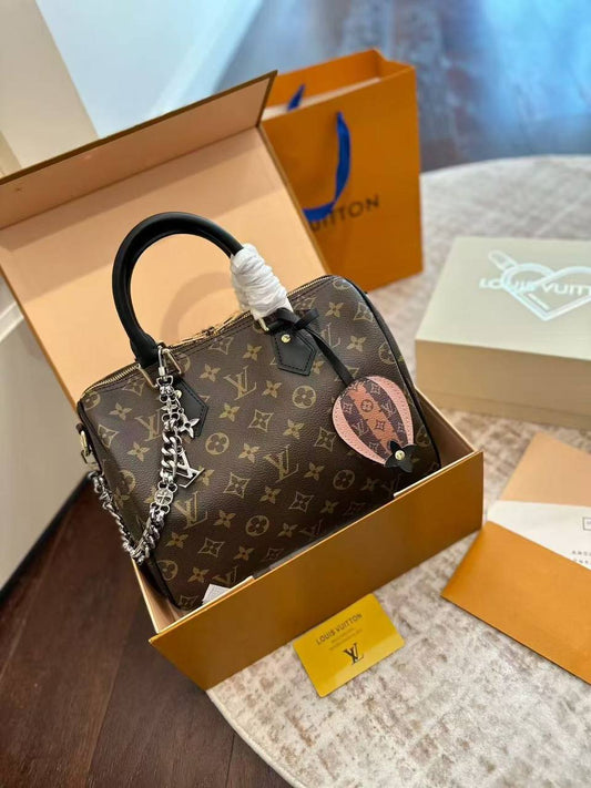 LV Master
320 dhs🪙💕
#25cm 🌹

Zain228
♥️♥️♥️
