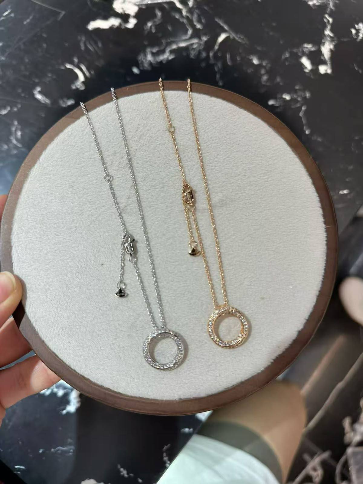 Graff necklace
Master quality 

45 dhs🇦🇪🇦🇪
simple box 📦

Zain48
♥️♥️♥️